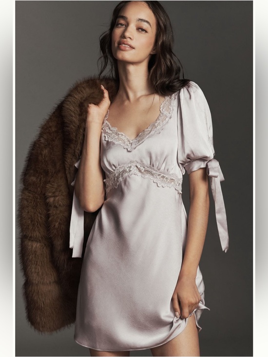 En Saison Other - En Saison Lace-Trim Chemise in Pale Lilac Blush